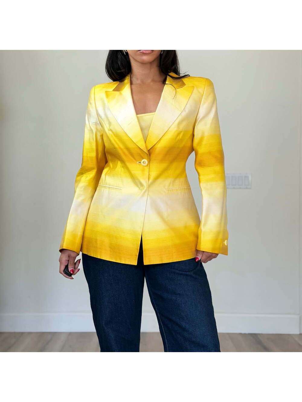Escada - Picture 4 of 9